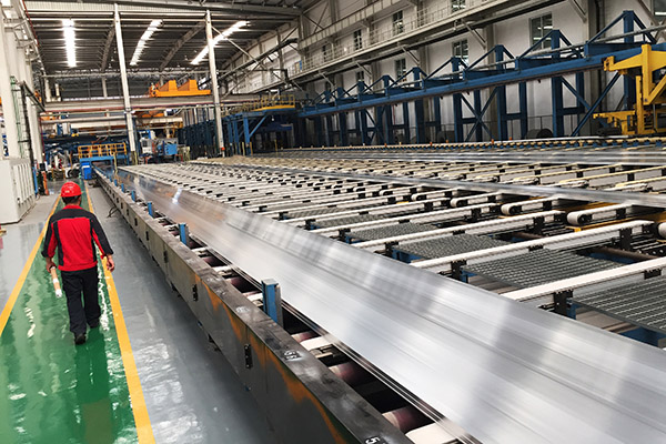 Large-scale & thin-wall precision extruded aluminium profiles.jpg