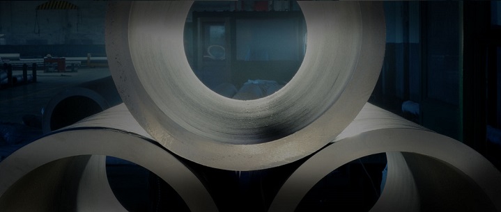 Alloy steel and carbon steel seamless pipe.jpg